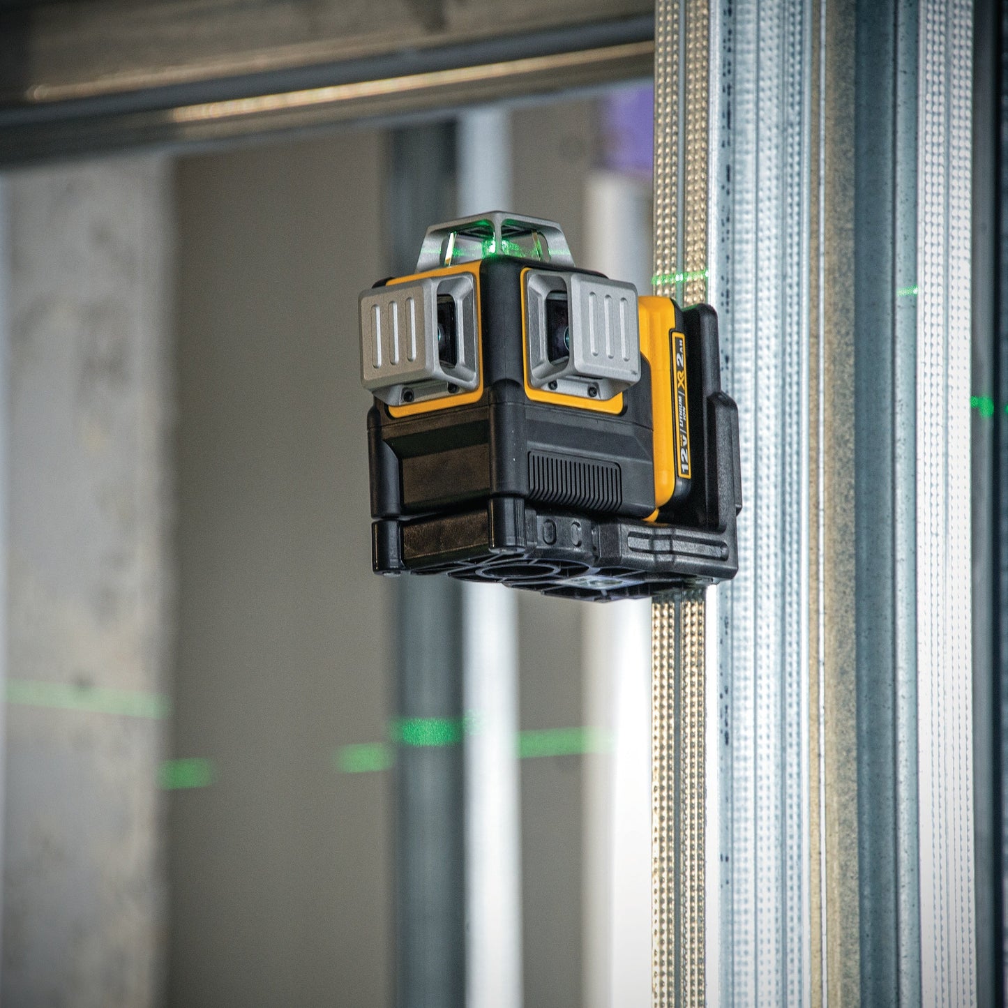 DW089LG 12V 3x360 Green Line Laser Level